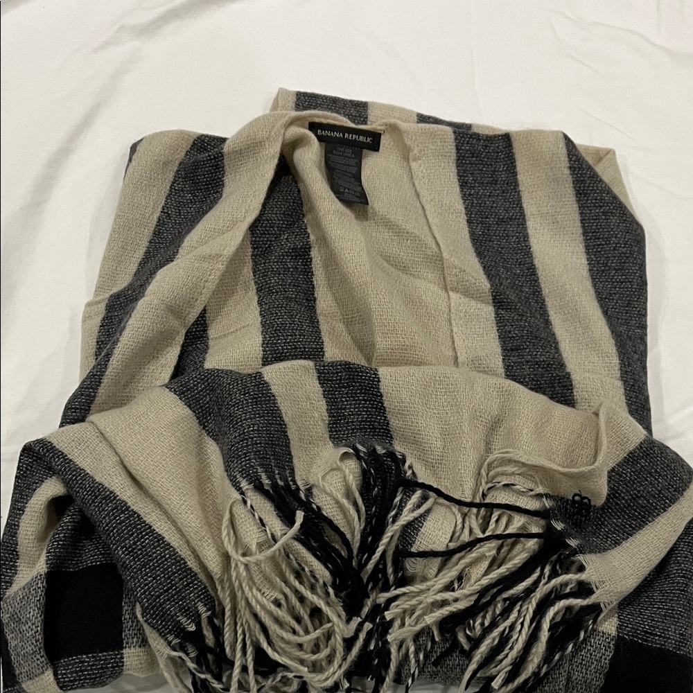Banana Republic Black and Cream Striped Wrap